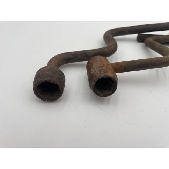 Handcrafted Iron Model A Wrench’s cast iron hand crank handle farm factory mach - Picture 3 of 5